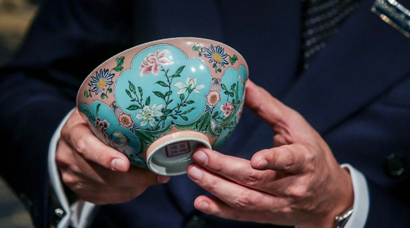 Продать выгодно фарфор на аукционе